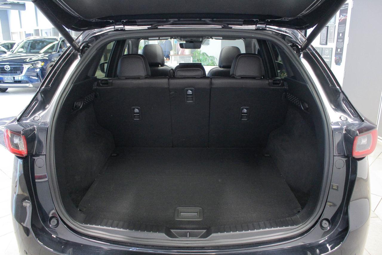 2025 Mazda CX-5 Signature NAPPA LEATHER SEATS - BOSE AUDIO - HEADS UP DISPLAY - 360° CAMERA Photo