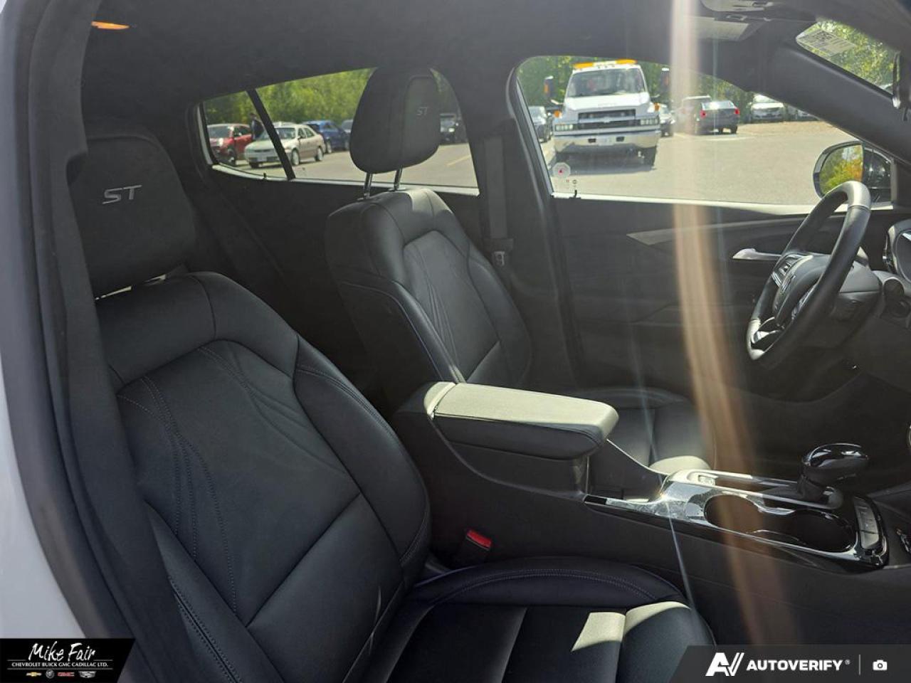 2025 Buick Envista Sport Touring Stability Control System, Engine Air Filter Monitor, Keyless Open, Remote Start Photo