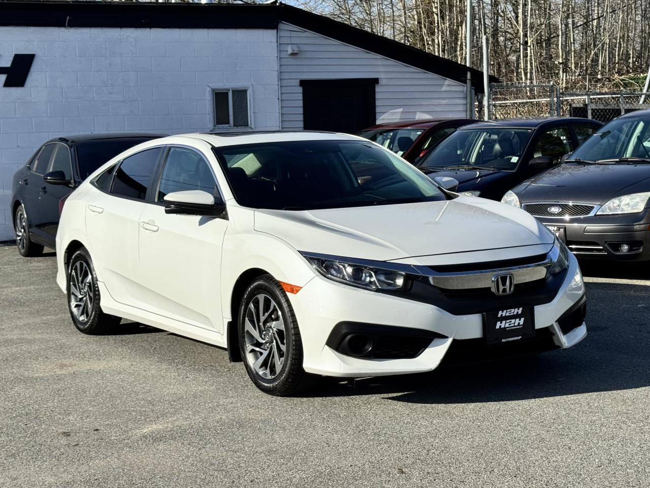 2017 Honda Civic FINANCING AVAILABLE Photo3