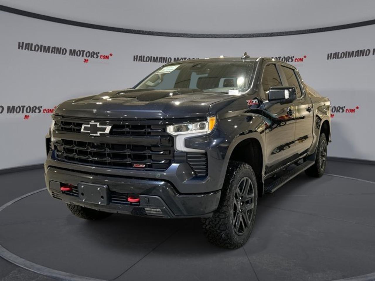 4WD Crew Cab 147 LT Trail Boss, 10-Speed Automatic w/Paddle Shifters, Gas V8 5.3L/325