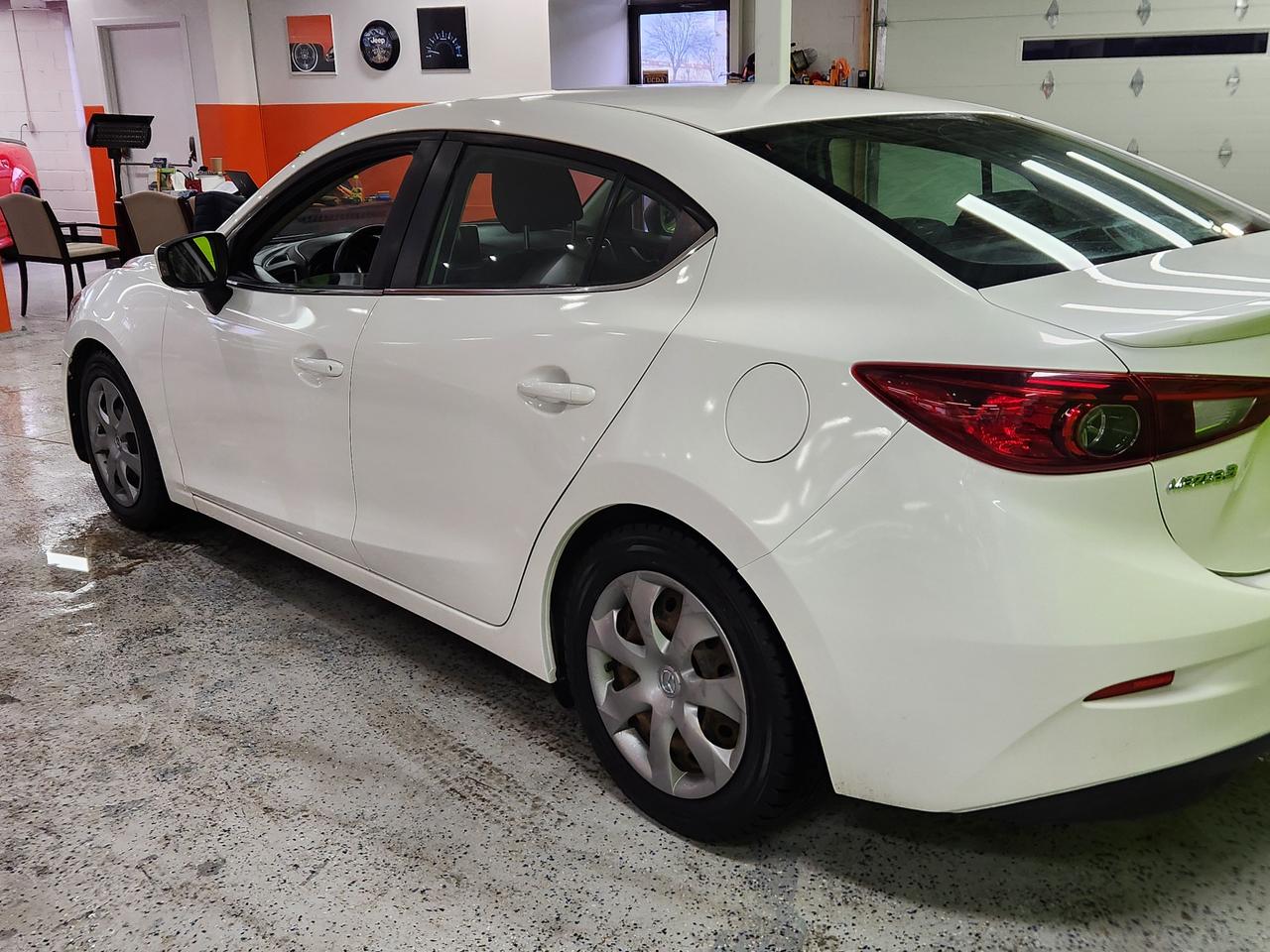 2014 Mazda MAZDA3 4dr Sdn GS-SKY No Accident Camera 2 SETS OF WHEELS Photo