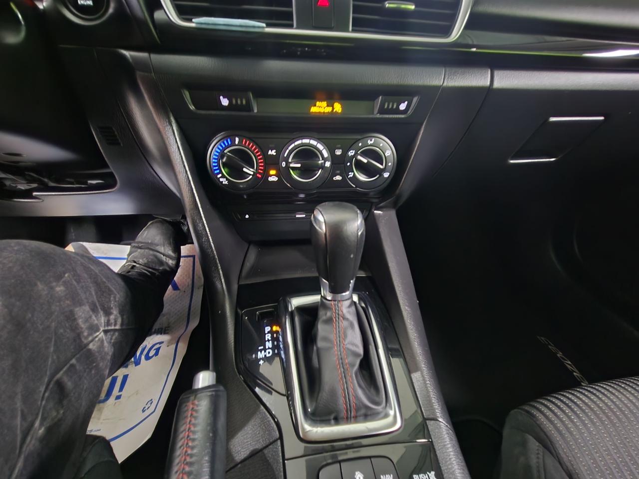 2014 Mazda MAZDA3 4dr Sdn GS-SKY No Accident Camera 2 SETS OF WHEELS Photo