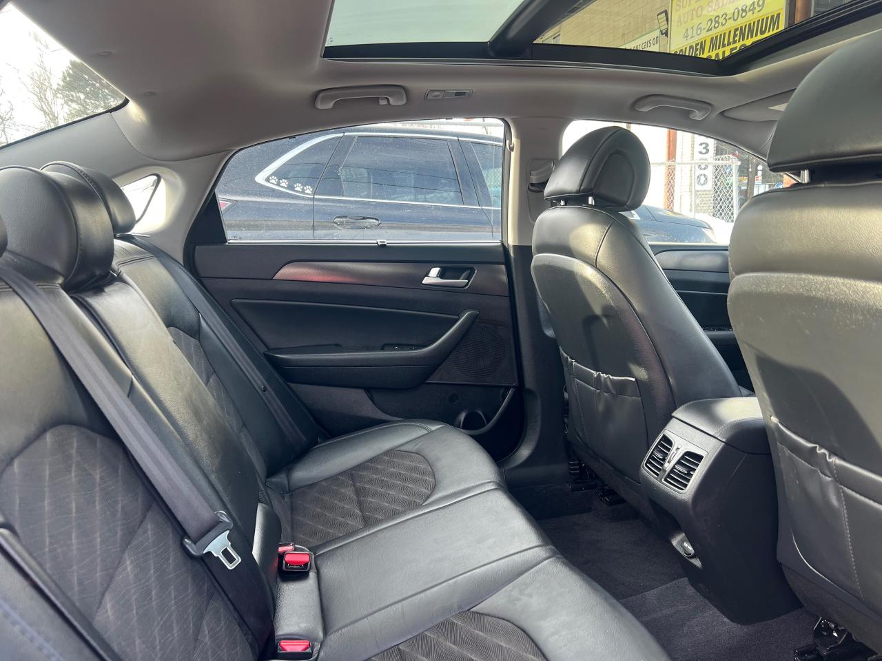 2015 Hyundai Sonata LEATHER-NAV-BACK CAM-HEATED SEATS & MORE Photo