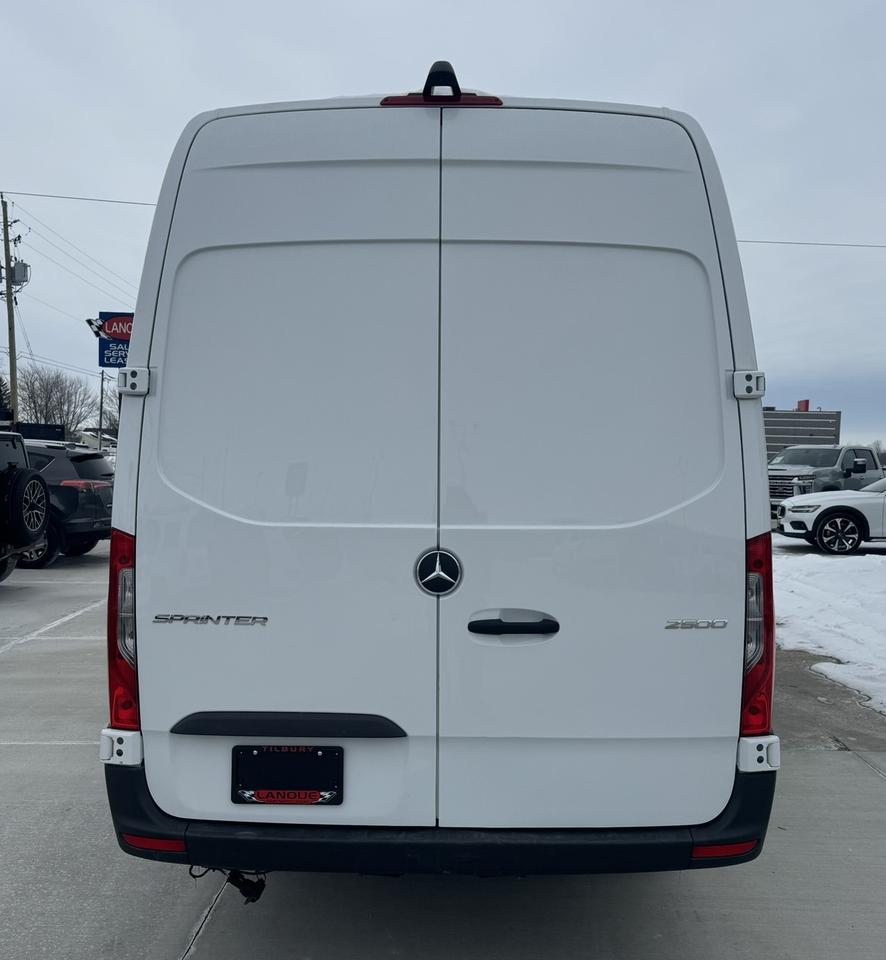 2025 Mercedes-Benz Sprinter HR 170" Photo