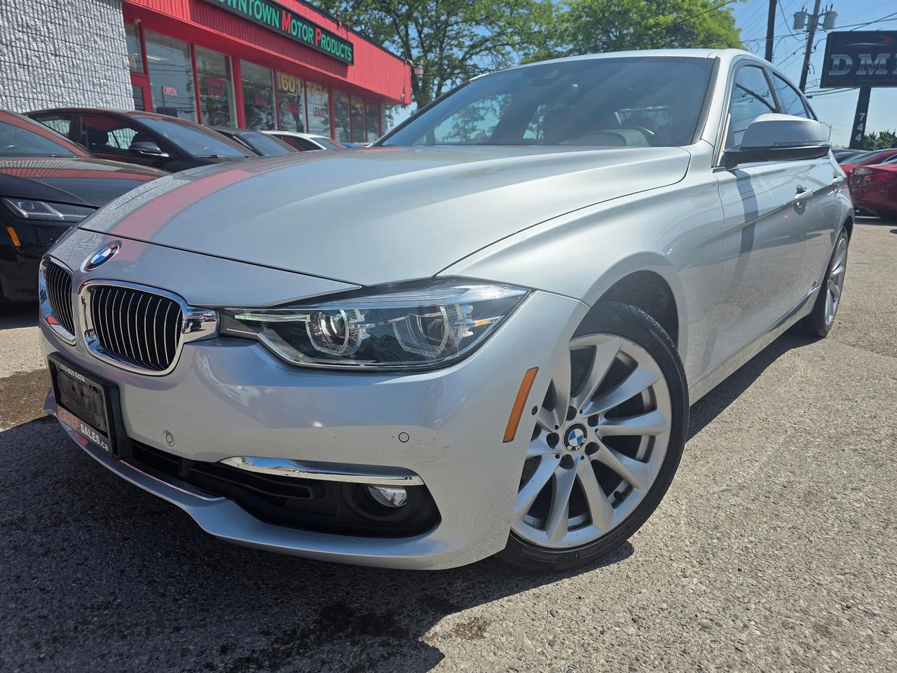 2017 BMW 3 Series 330i xDrive Photo1
