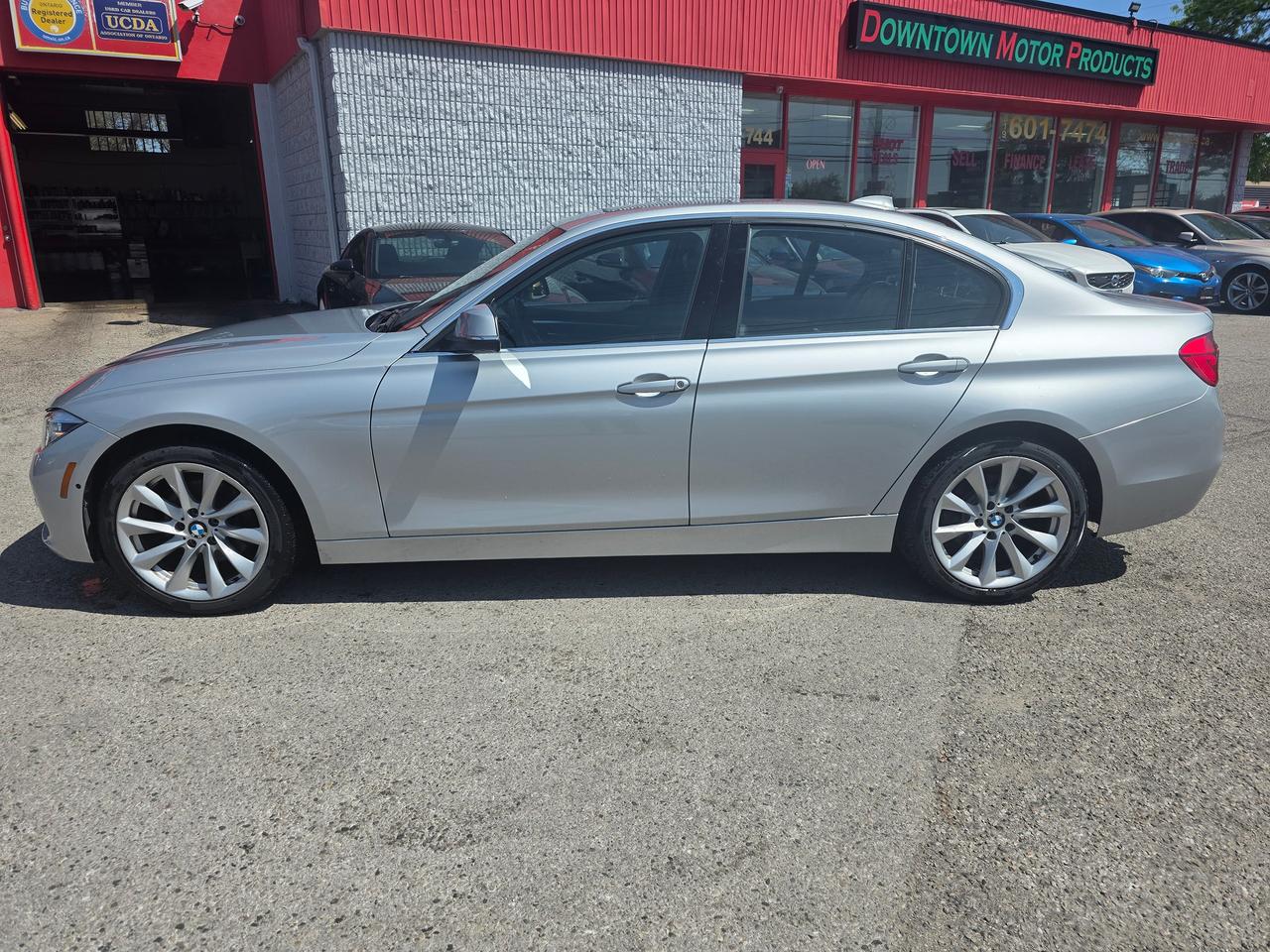 2017 BMW 3 Series 330i xDrive Photo2