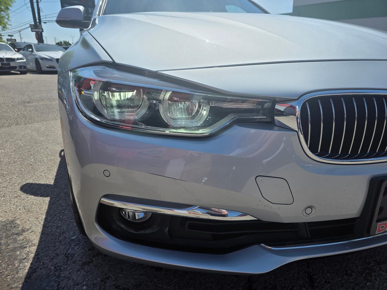 2017 BMW 3 Series 330i xDrive Photo