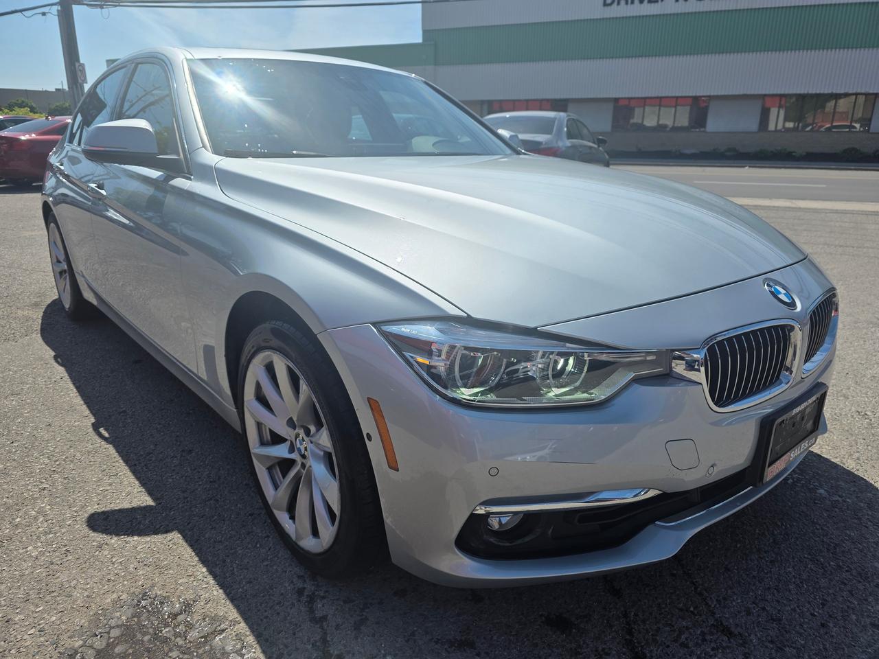 2017 BMW 3 Series 330i xDrive Photo