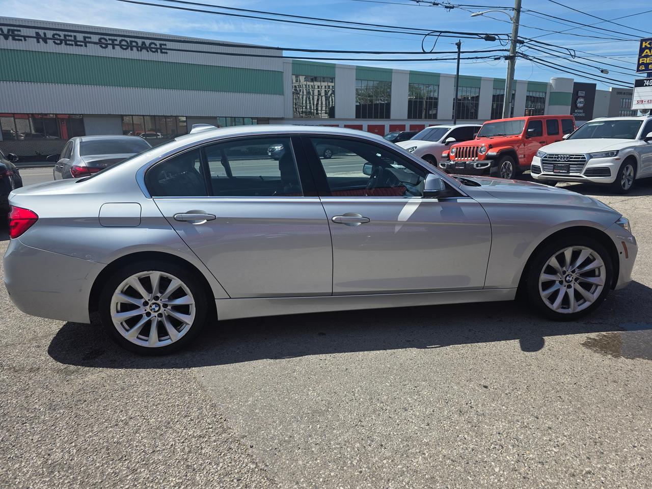 2017 BMW 3 Series 330i xDrive Photo