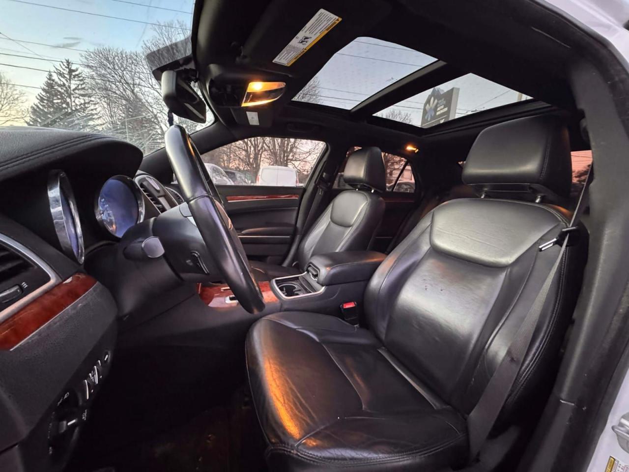 2013 Chrysler 300 Touring  Photo