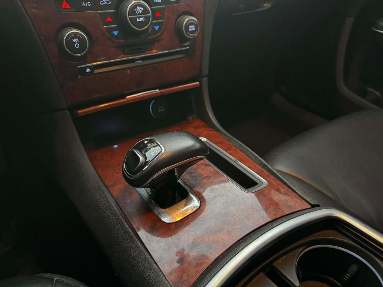 2013 Chrysler 300 Touring  Photo