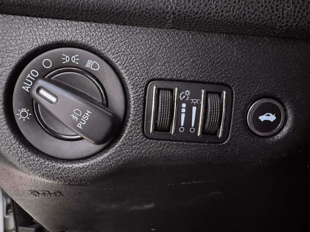 2013 Chrysler 300 Touring  Photo