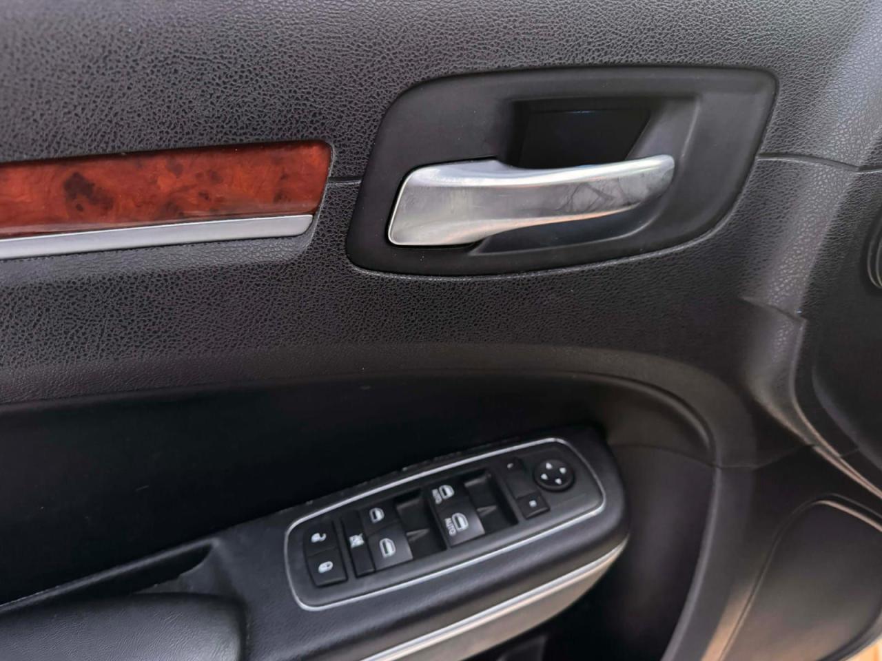 2013 Chrysler 300 Touring  Photo