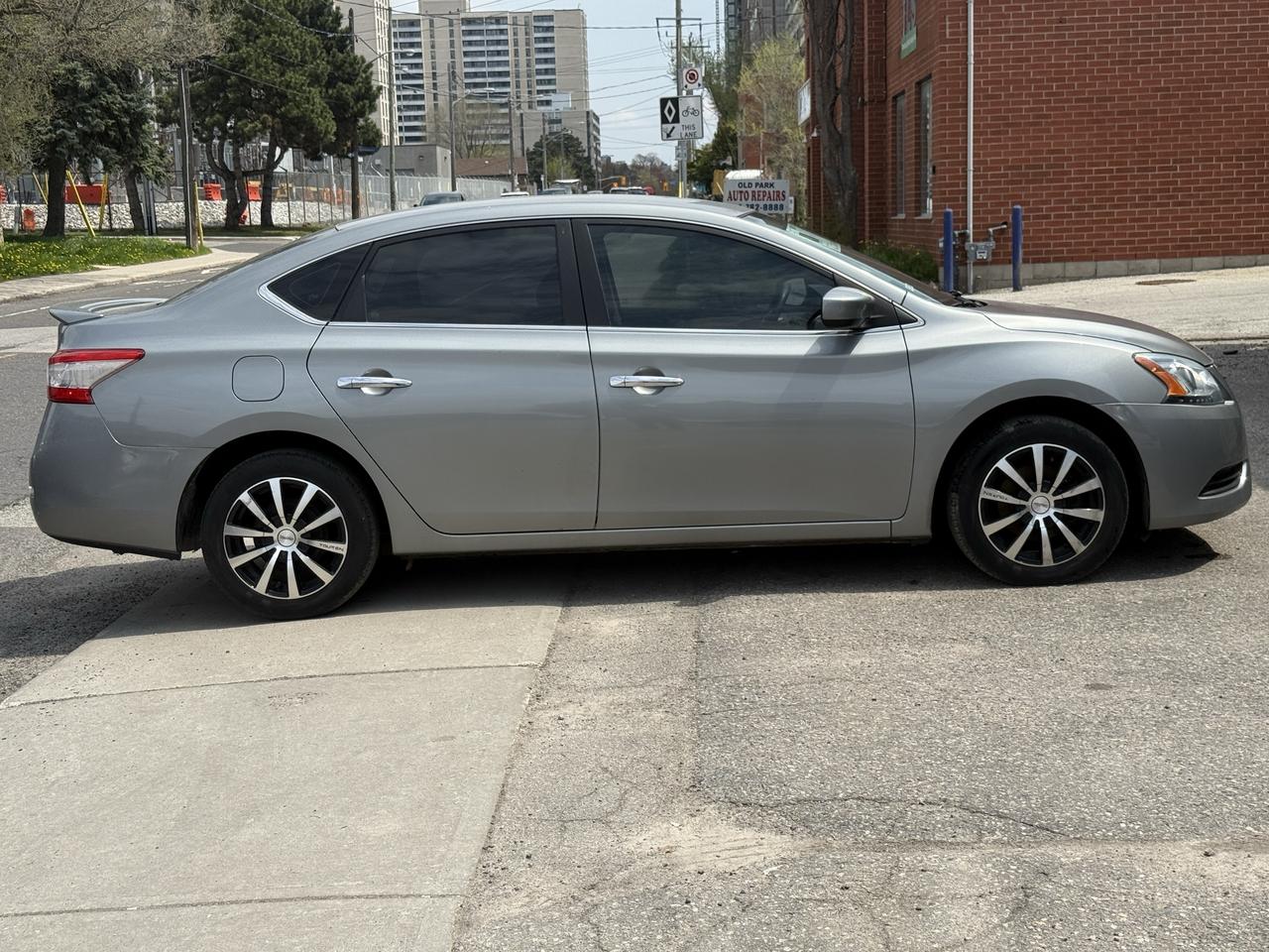 2013 Nissan Sentra 4DR SDN CVT SV Photo
