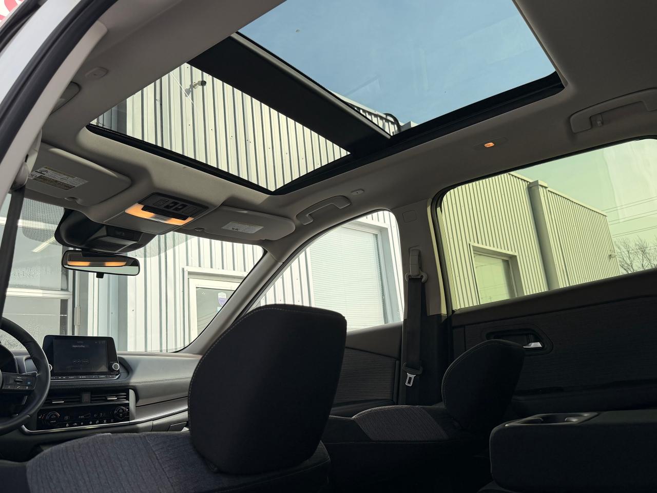 2023 Nissan Rogue SV Moonroof+ONE OWNER+CLEAN CARFAX Photo2