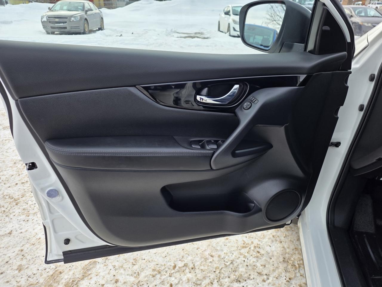 2023 Nissan QUASHQAI SV AWD Photo