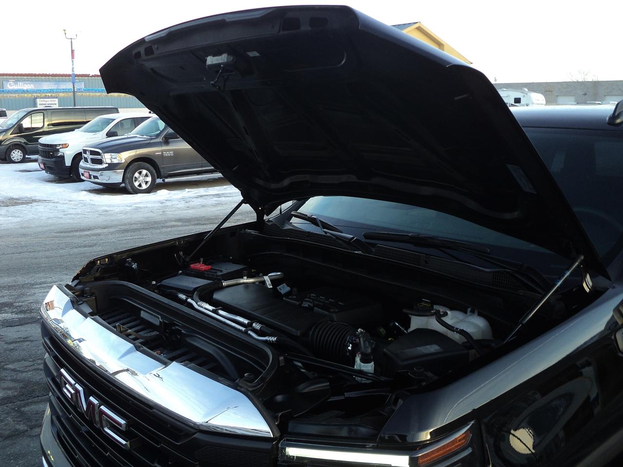 2024 GMC Sierra 1500 Pro CrewCab 4WD 2.7L4cylGas 5'10"Box BackUpCam Photo