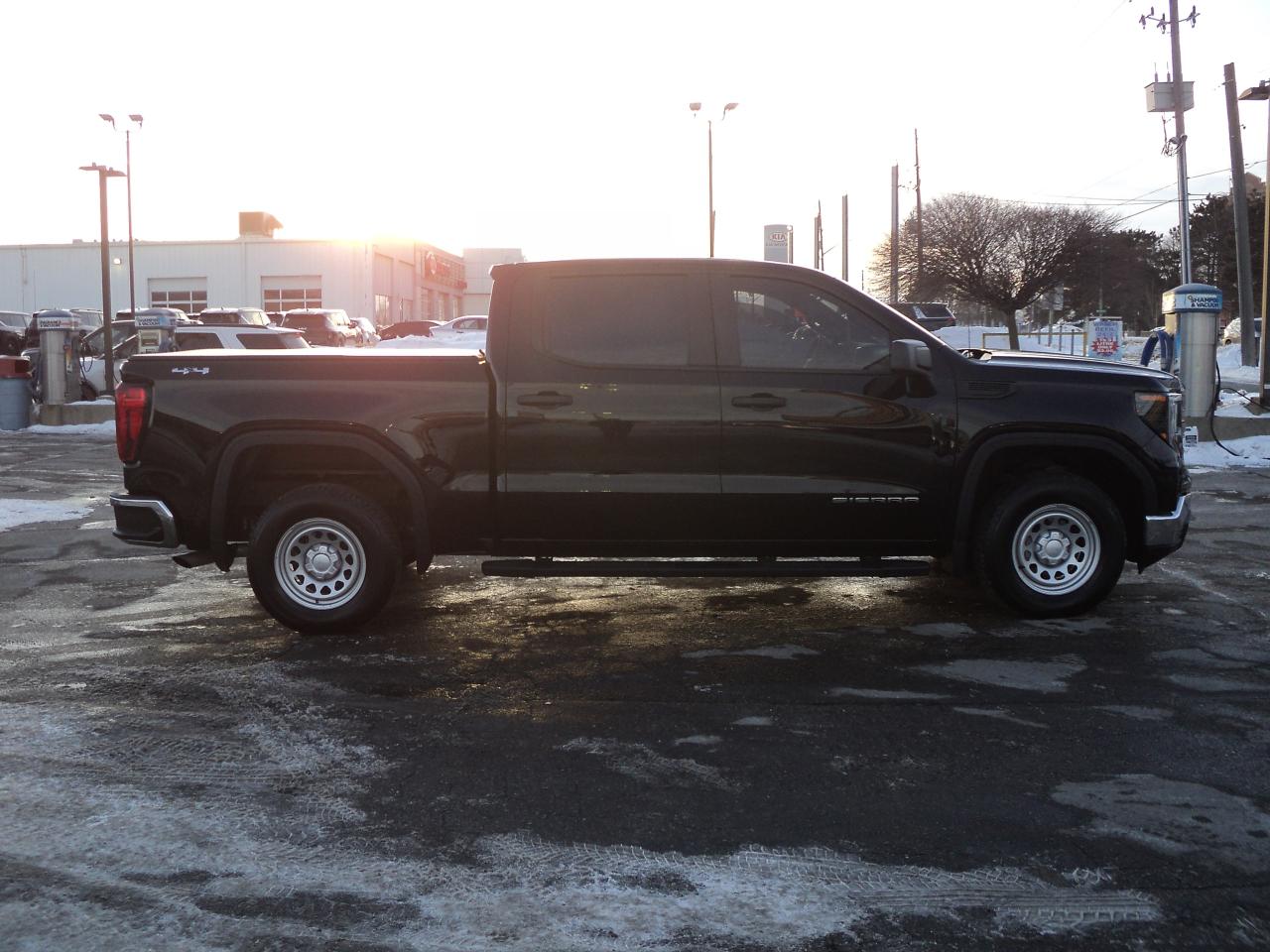 2024 GMC Sierra 1500 Pro CrewCab 4WD 2.7L4cylGas 5'10"Box BackUpCam Photo3