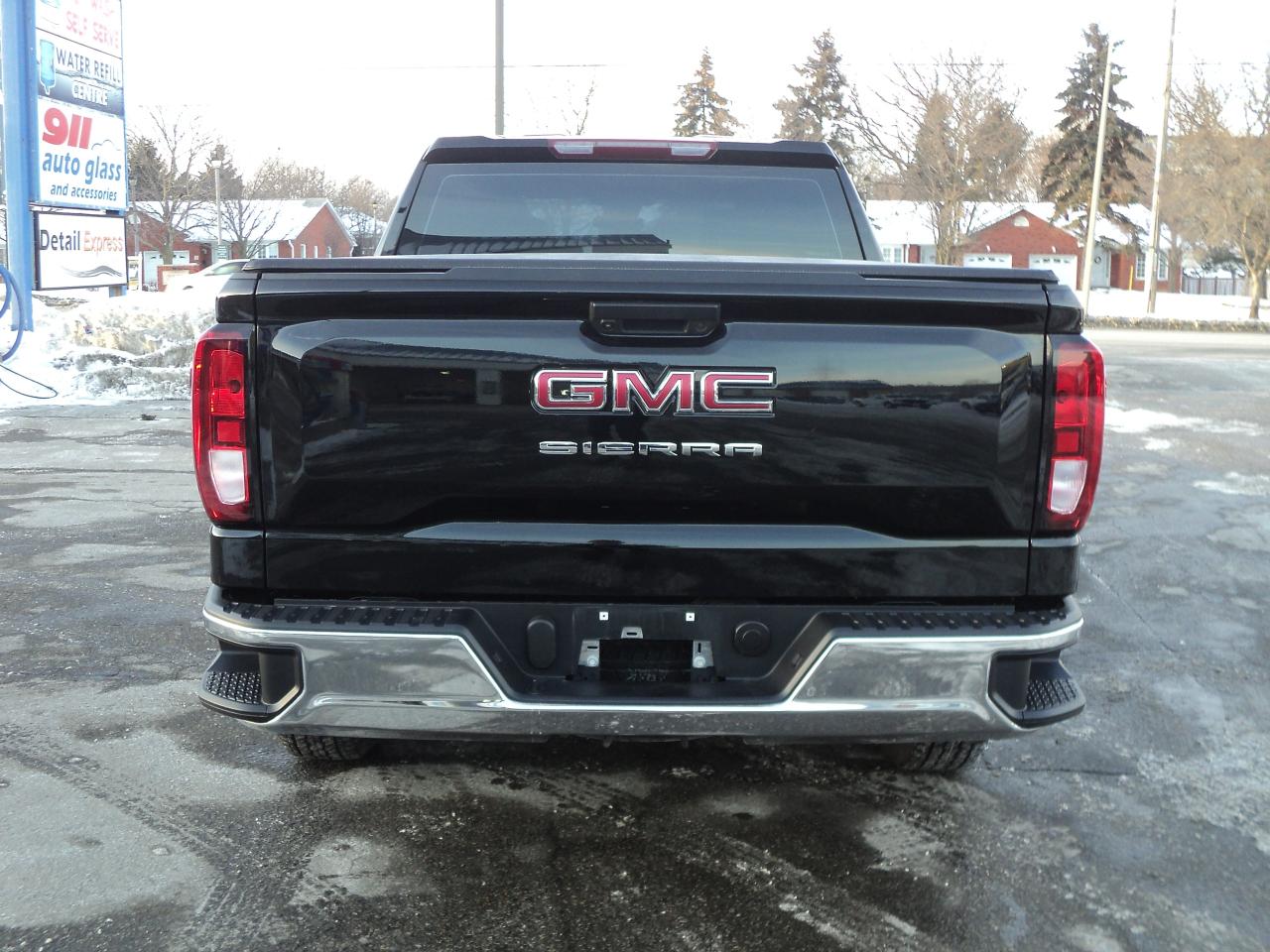 2024 GMC Sierra 1500 Pro CrewCab 4WD 2.7L4cylGas 5'10"Box BackUpCam Photo