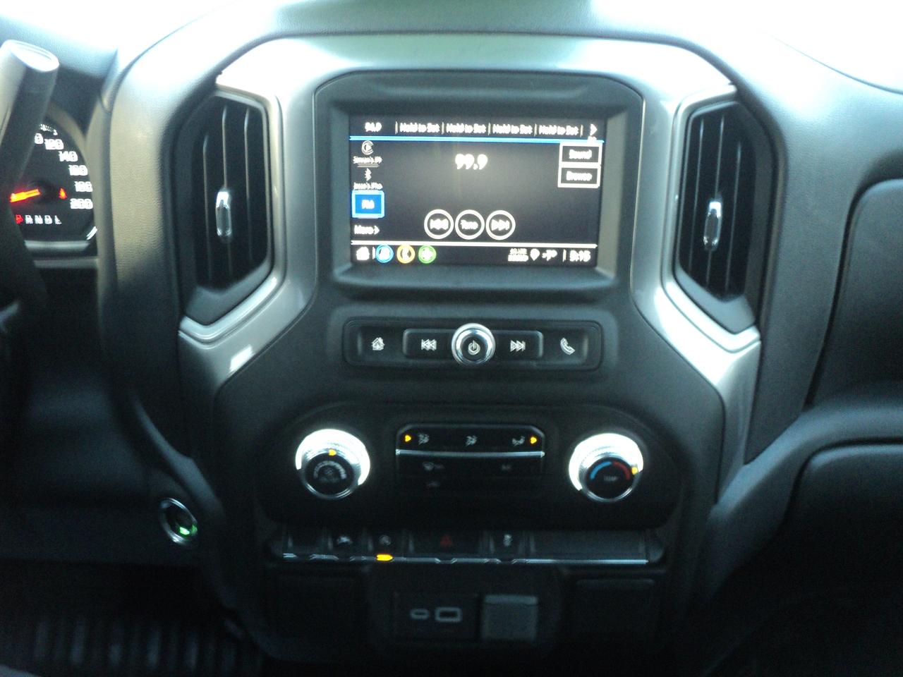 2024 GMC Sierra 1500 Pro CrewCab 4WD 2.7L4cylGas 5'10"Box BackUpCam Photo