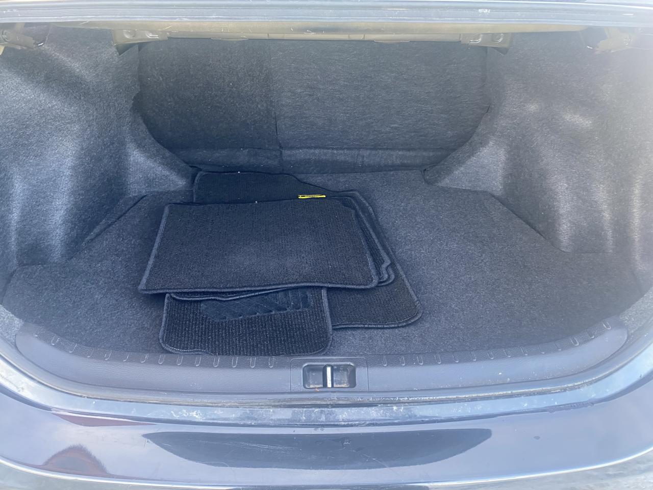 2018 Toyota Corolla LE Photo