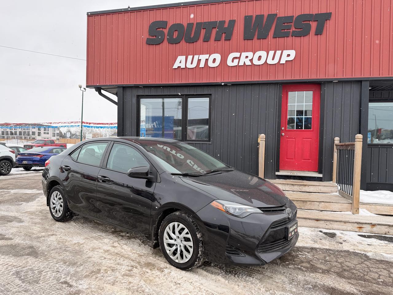 2018 Toyota Corolla LE - Photo #1