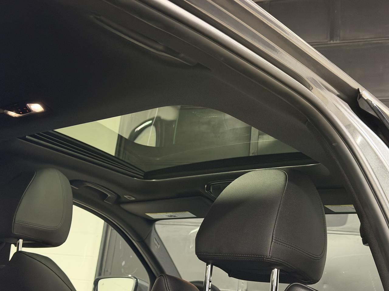 2020 BMW 3 Series 330i xDrive NAVI|SUNROOF|BACKUP Photo