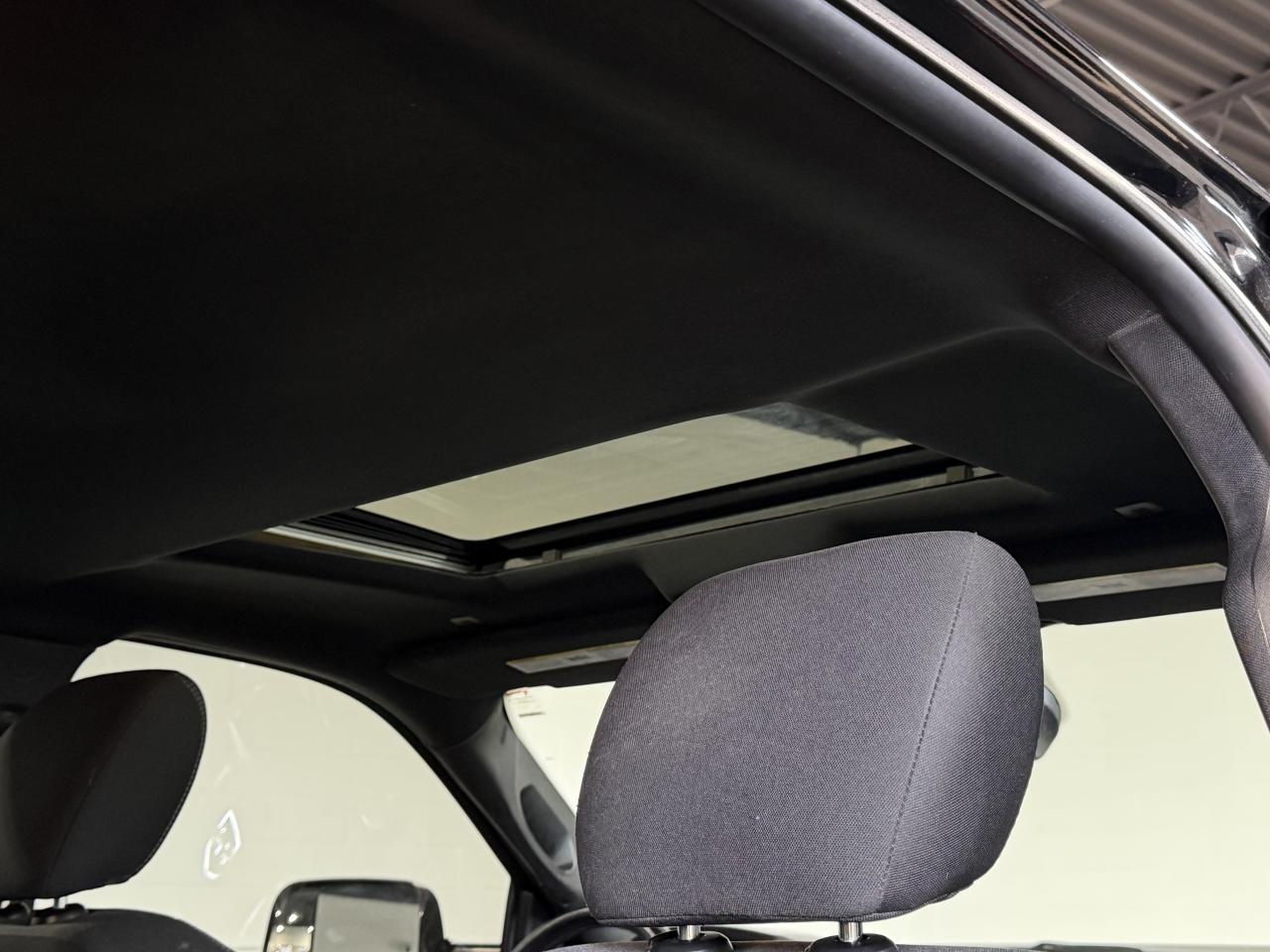 2021 RAM 1500 Classic Warlock HEMI|SUNROOF|ONEOWNER|NOACCIDENT Photo