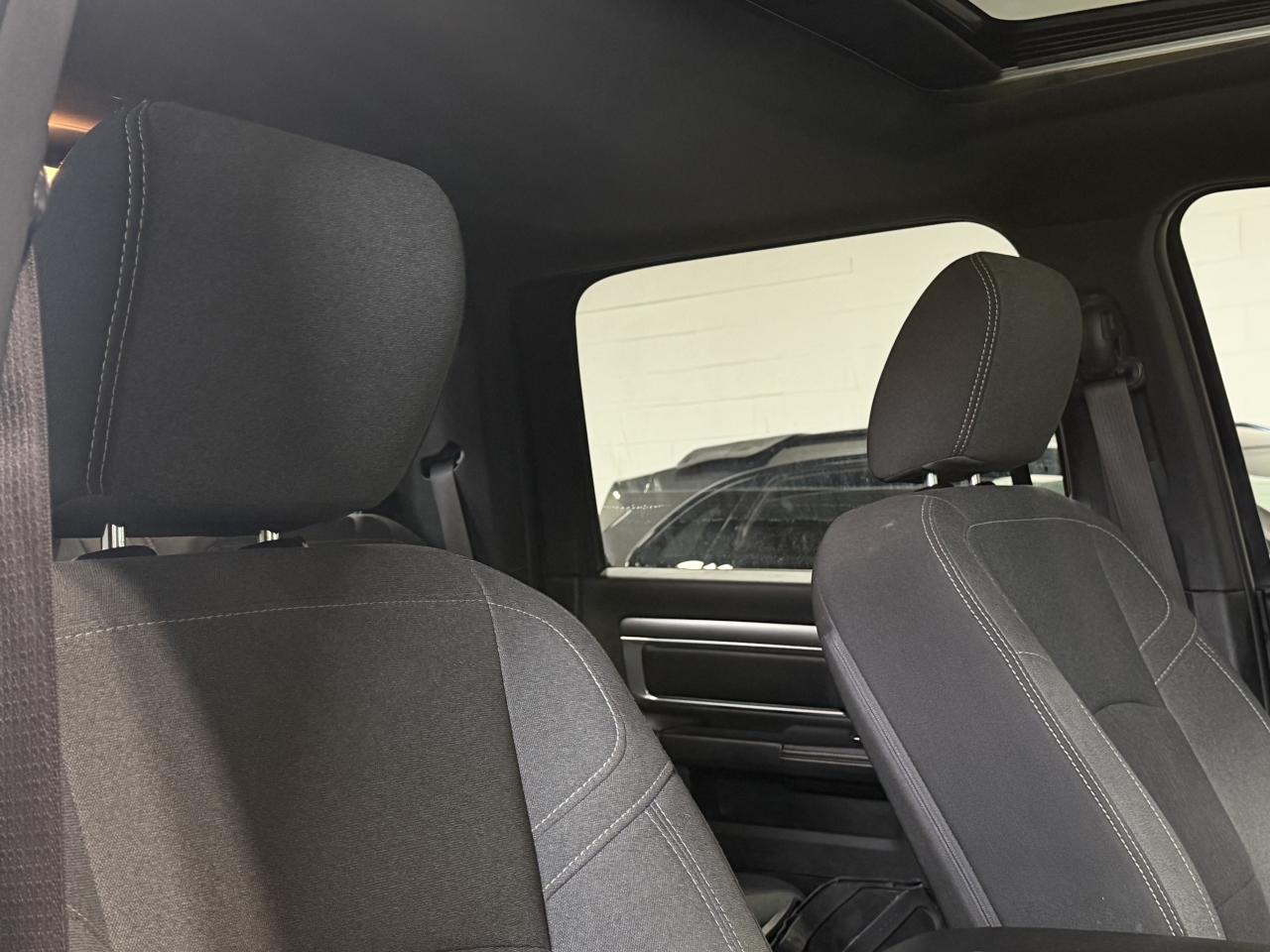 2021 RAM 1500 Classic Warlock HEMI|SUNROOF|ONEOWNER|NOACCIDENT Photo