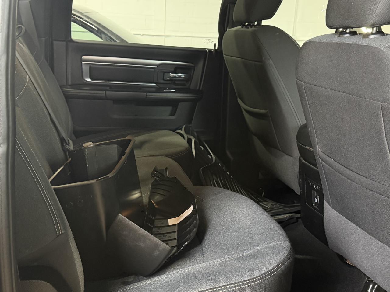 2021 RAM 1500 Classic Warlock HEMI|SUNROOF|ONEOWNER|NOACCIDENT Photo