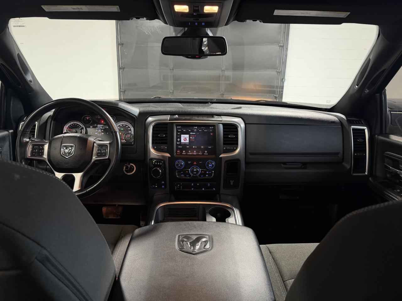 2021 RAM 1500 Classic Warlock HEMI|SUNROOF|ONEOWNER|NOACCIDENT Photo