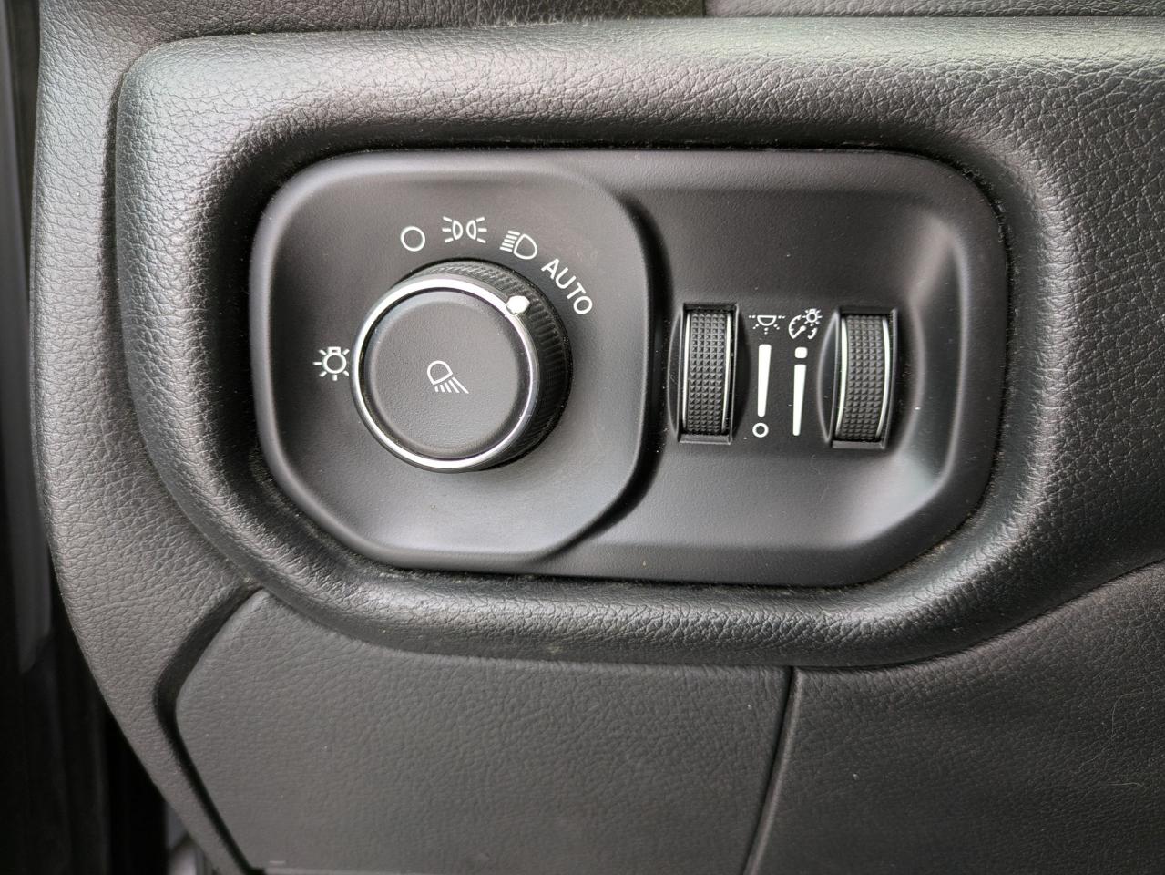 2019 RAM 2500 Big Horn 4x4 Crew Cab 8' Box Photo