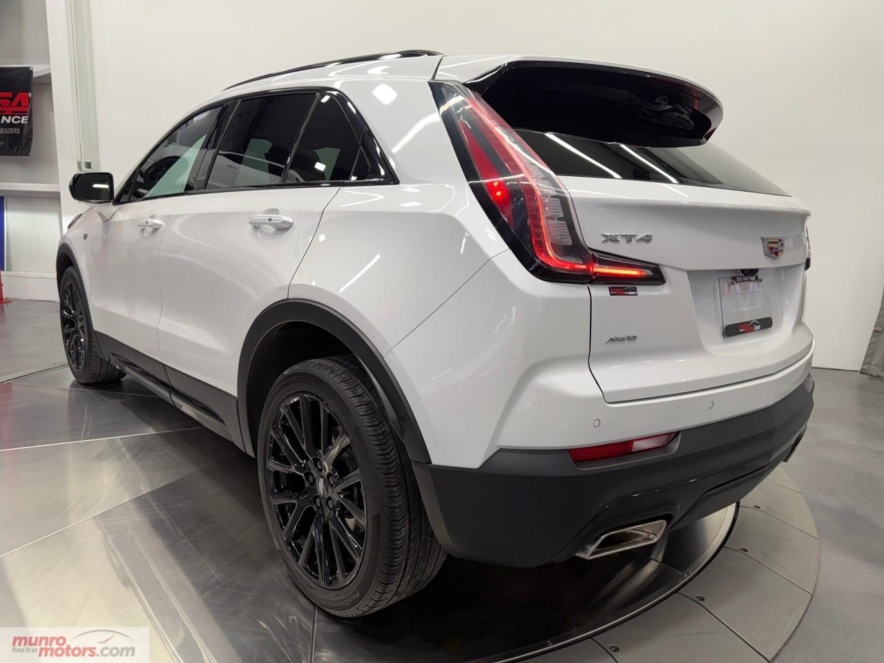 2023 Cadillac XT4 AWD 4dr Sport Photo4