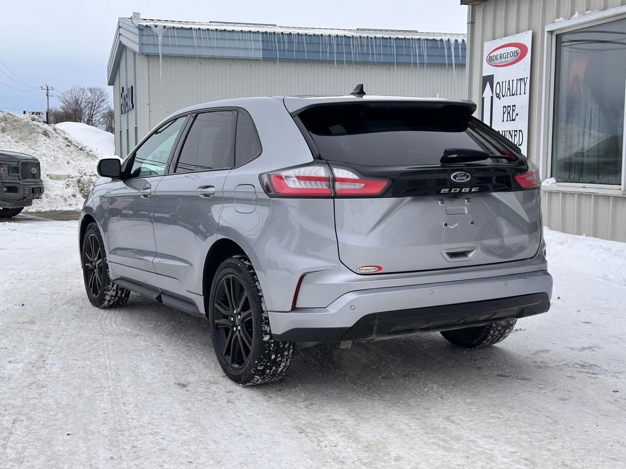 2022 Ford Edge ST Line AWD Photo