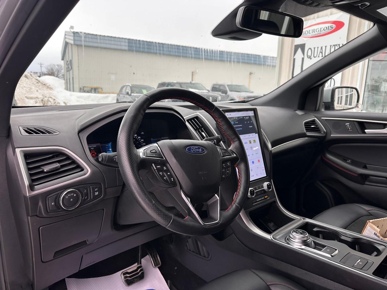 2022 Ford Edge ST Line AWD Photo