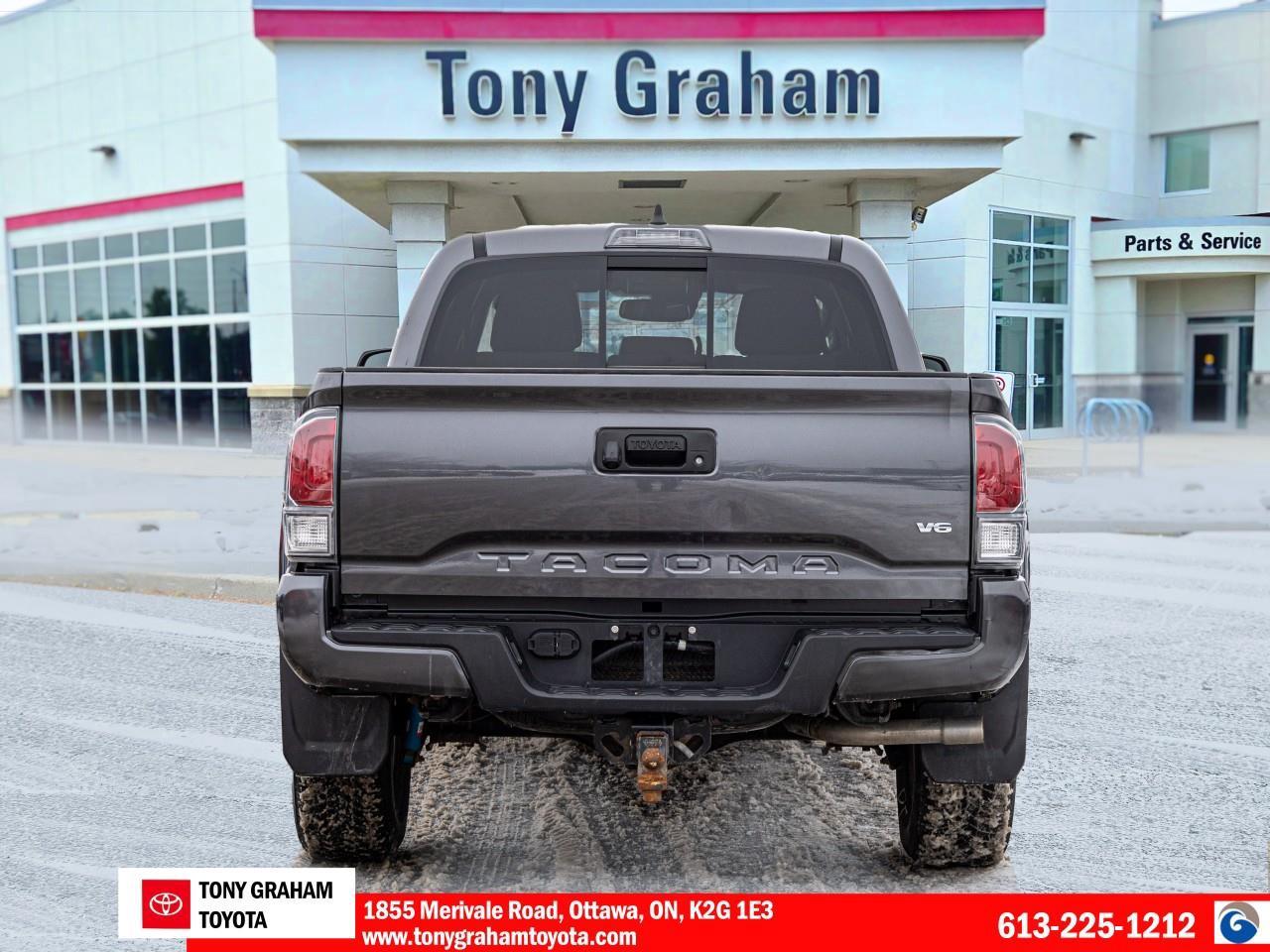 2021 Toyota Tacoma  Photo4