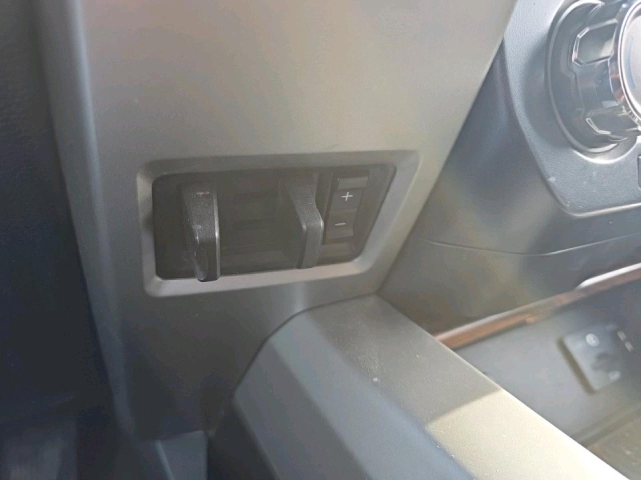 2015 Ford F-150 Lariat LARIAT SUPERCREW Photo