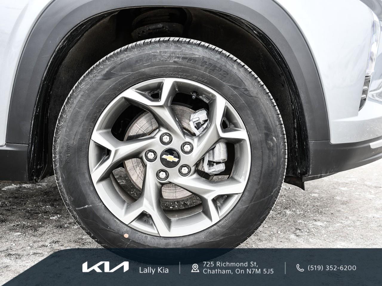 2025 Chevrolet Trax LT New Arrival | Clean CarFax | One Owner | Local Trade | Low KMs Photo