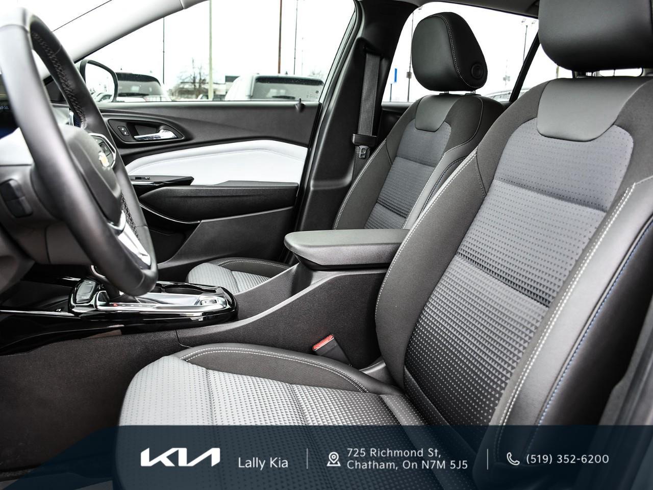 2025 Chevrolet Trax LT New Arrival | Clean CarFax | One Owner | Local Trade | Low KMs Photo