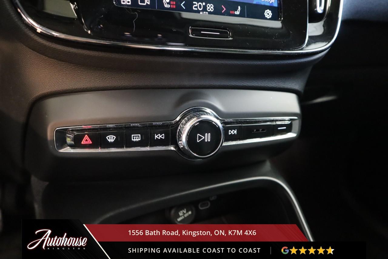 2024 Volvo XC40 B5 Core Dark Theme LEATHER - GOOGLE NAVIGATION Photo