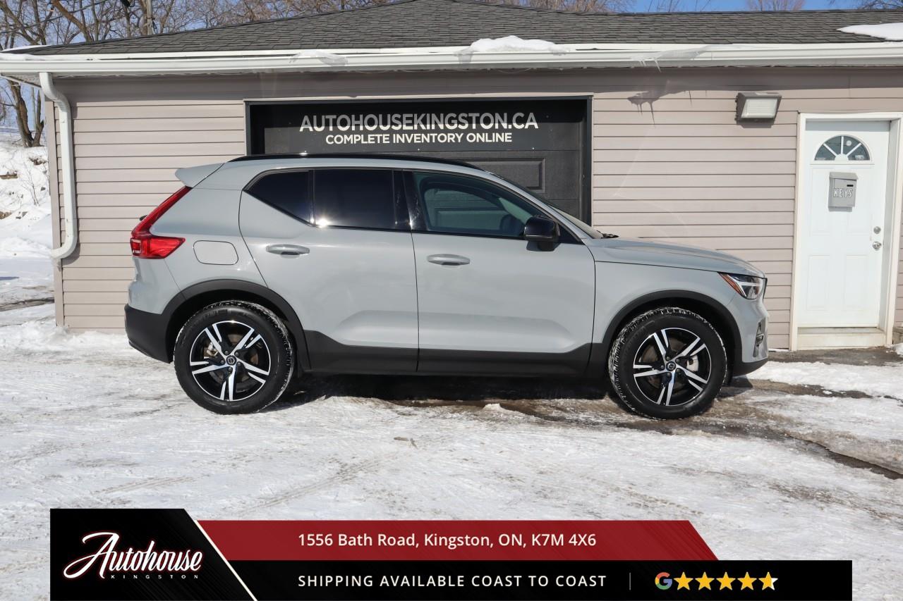 2024 Volvo XC40 B5 Core Dark Theme LEATHER - GOOGLE NAVIGATION Photo
