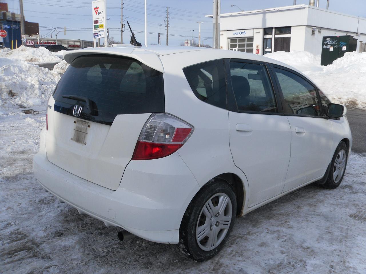 2013 Honda Fit 5dr HB Auto LX Photo3