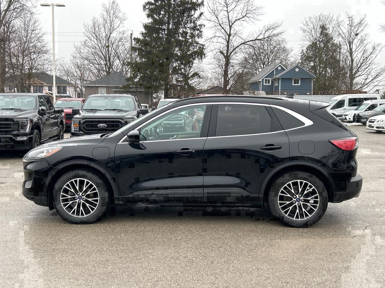 2022 Ford Escape Titanium Plug-In Hybrid FWD Photo1