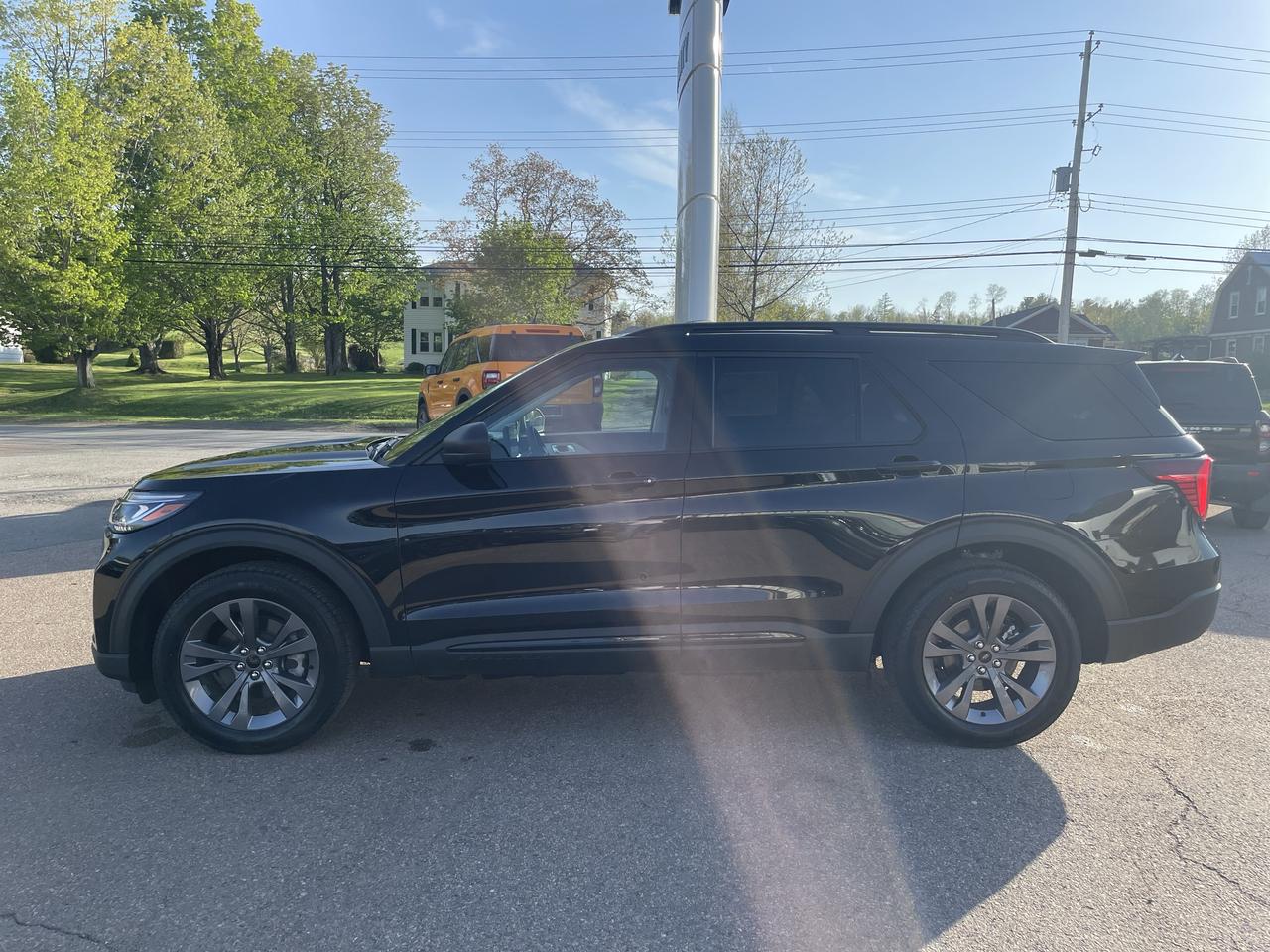 2026 Ford Explorer Active w/200A Pkg Photo3