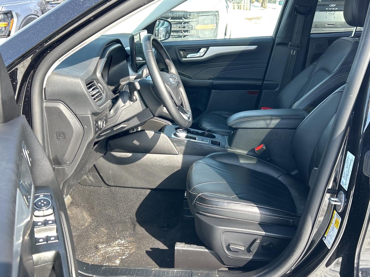2025 Ford Escape Platinum AWD Photo