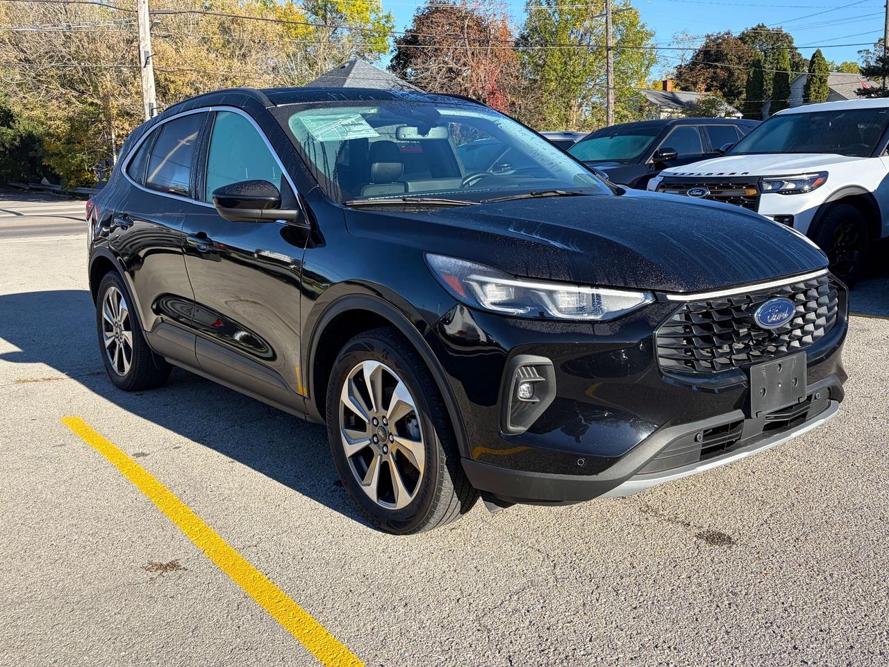 2025 Ford Escape Platinum AWD Photo