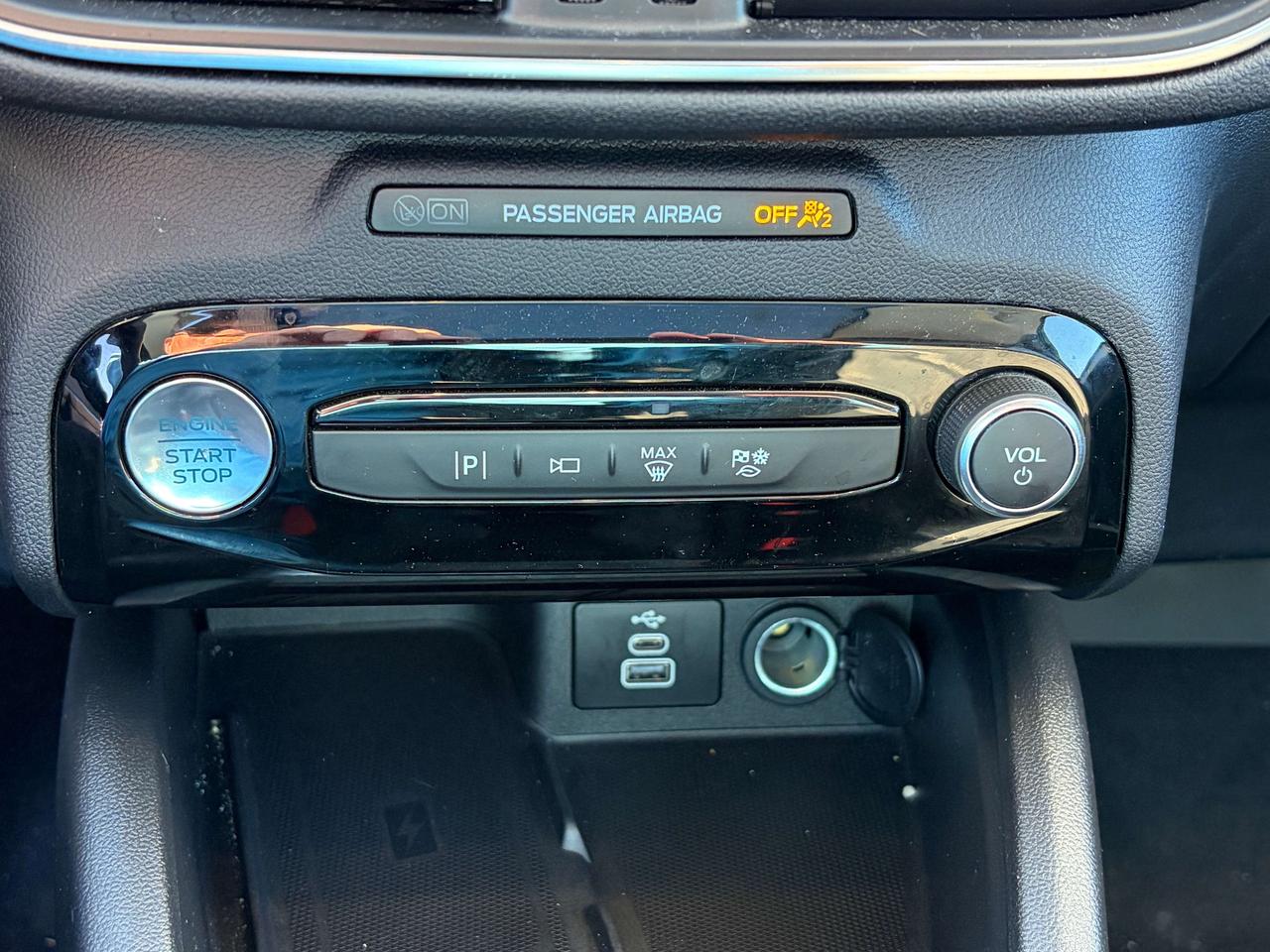 2025 Ford Escape Platinum AWD Photo