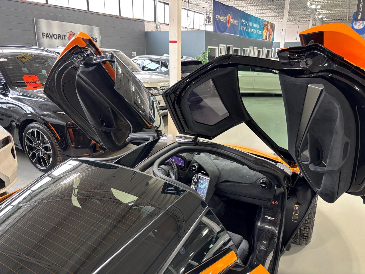 2019 McLaren 720S 710HP|RWD|V8TWINTURBO|NO LUX TAX|BUTTERFLYDOORS|+ Photo