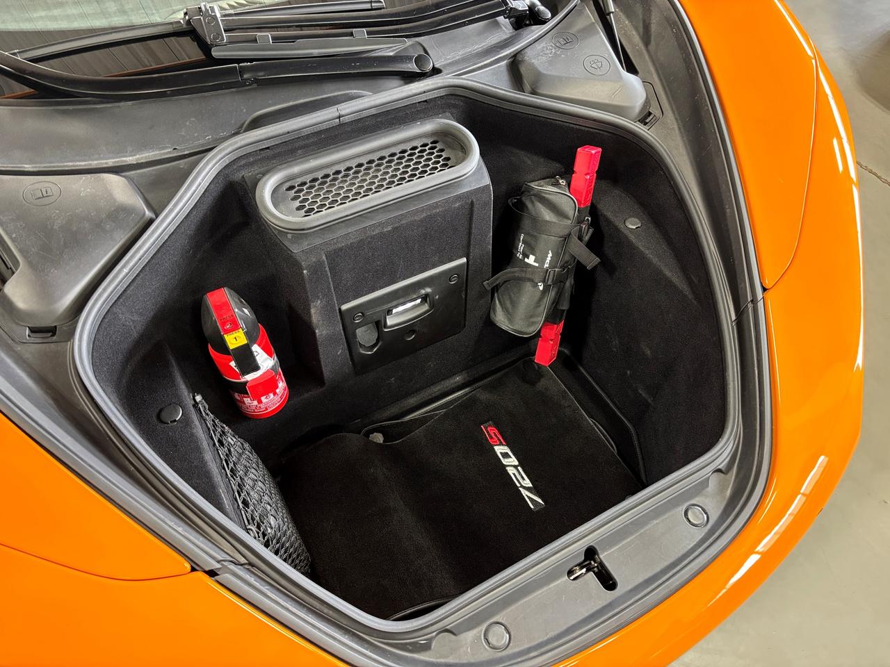 2019 McLaren 720S 710HP|RWD|V8TWINTURBO|NO LUX TAX|BUTTERFLYDOORS|+ Photo
