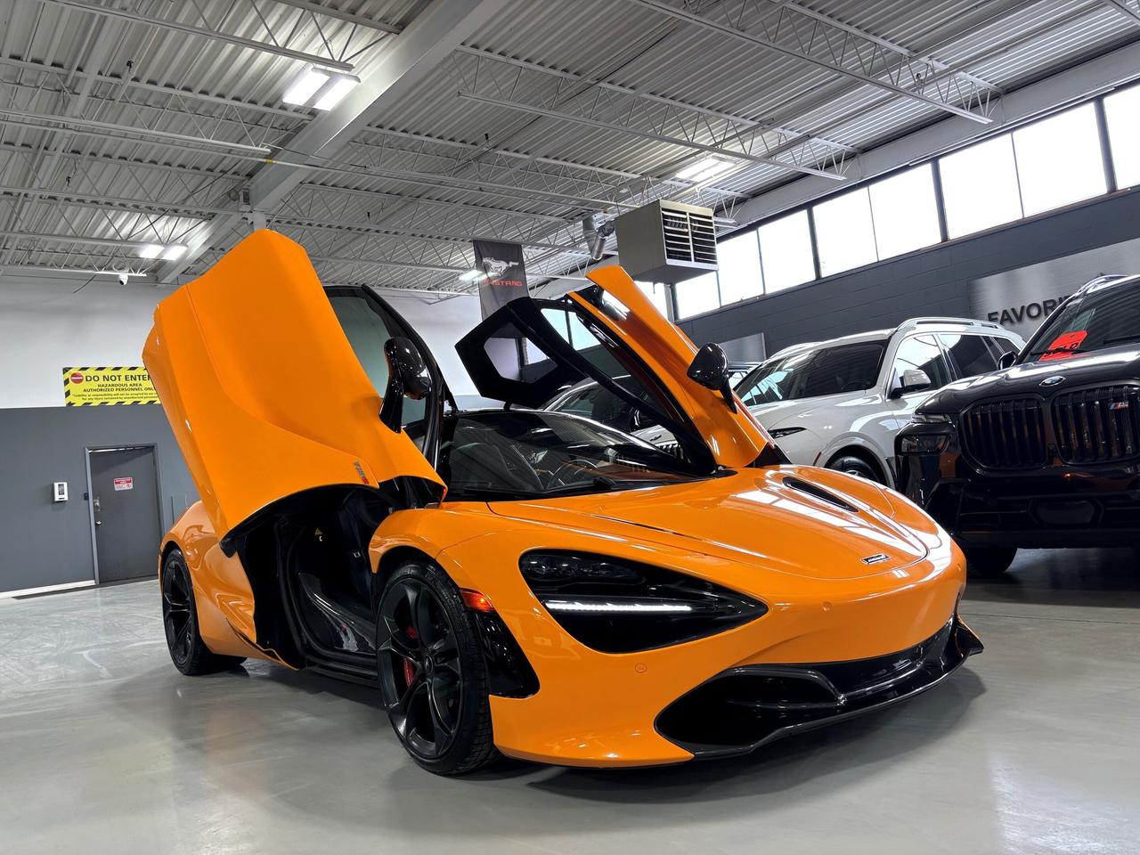 2019 McLaren 720S 710HP|RWD|V8TWINTURBO|NO LUX TAX|BUTTERFLYDOORS|+ Photo